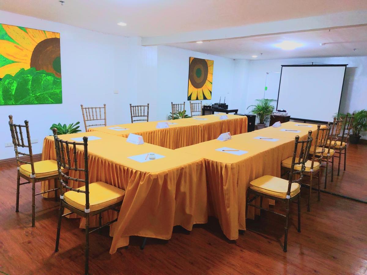 Tagaytay Hotel Sixb Tagaytay City Esterno foto