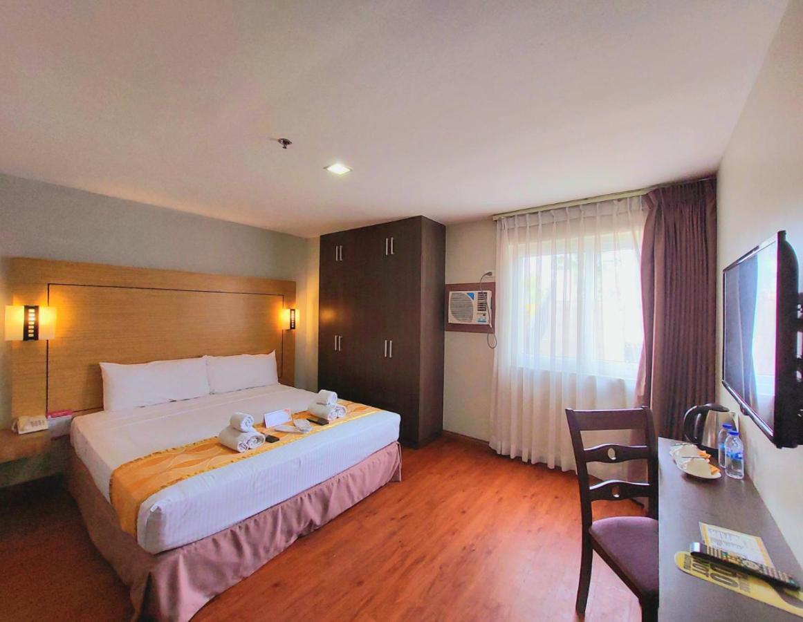 Tagaytay Hotel Sixb Tagaytay City Esterno foto